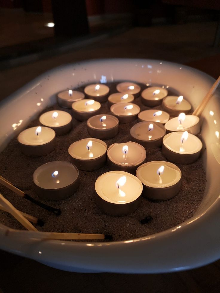 rituale bei einer trauerfeier die grabrednerin